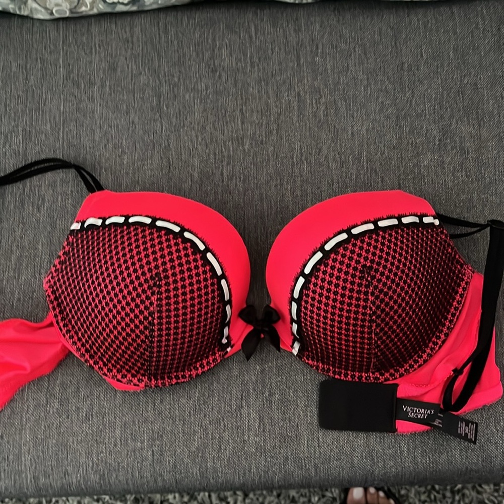 Victoria’s Secret Very Sexy push up bra - Picture 2 of 6